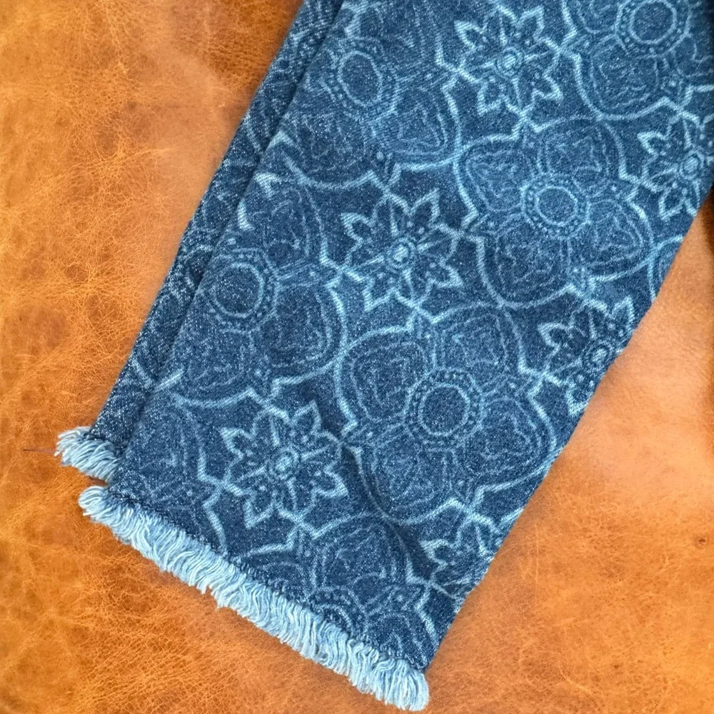 7 FOR ALL MANKIND | patterned skinny ankle jeans with raw hem - Picture 2 of 5